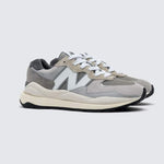 IU著用 - New Balance NB5740 灰色 - HADNUS