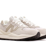 IU著用 - New Balance NB5740 奶茶 - HADNUS