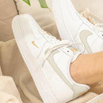 Nike Air Force 1 Low White Grey Gold - HADNUS